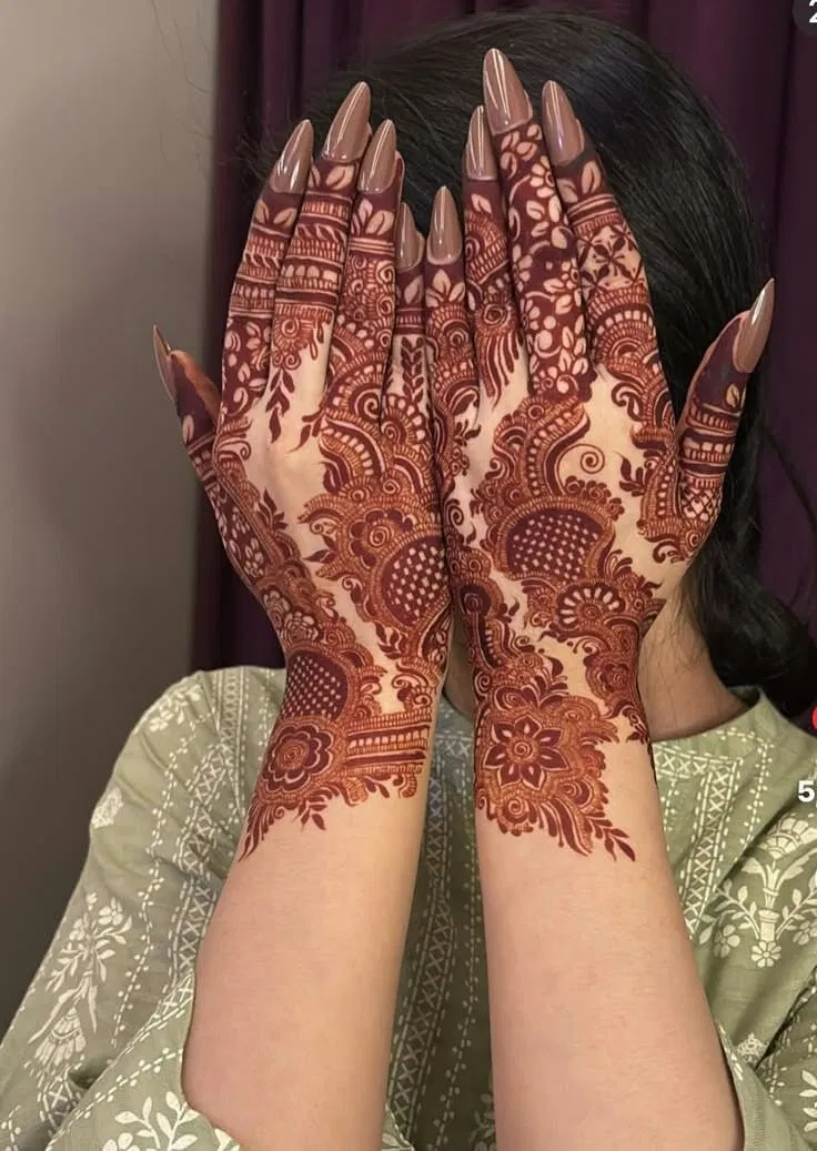 Arabic Bridal Back Hand Mehndi Design with Jaal for Engagement
