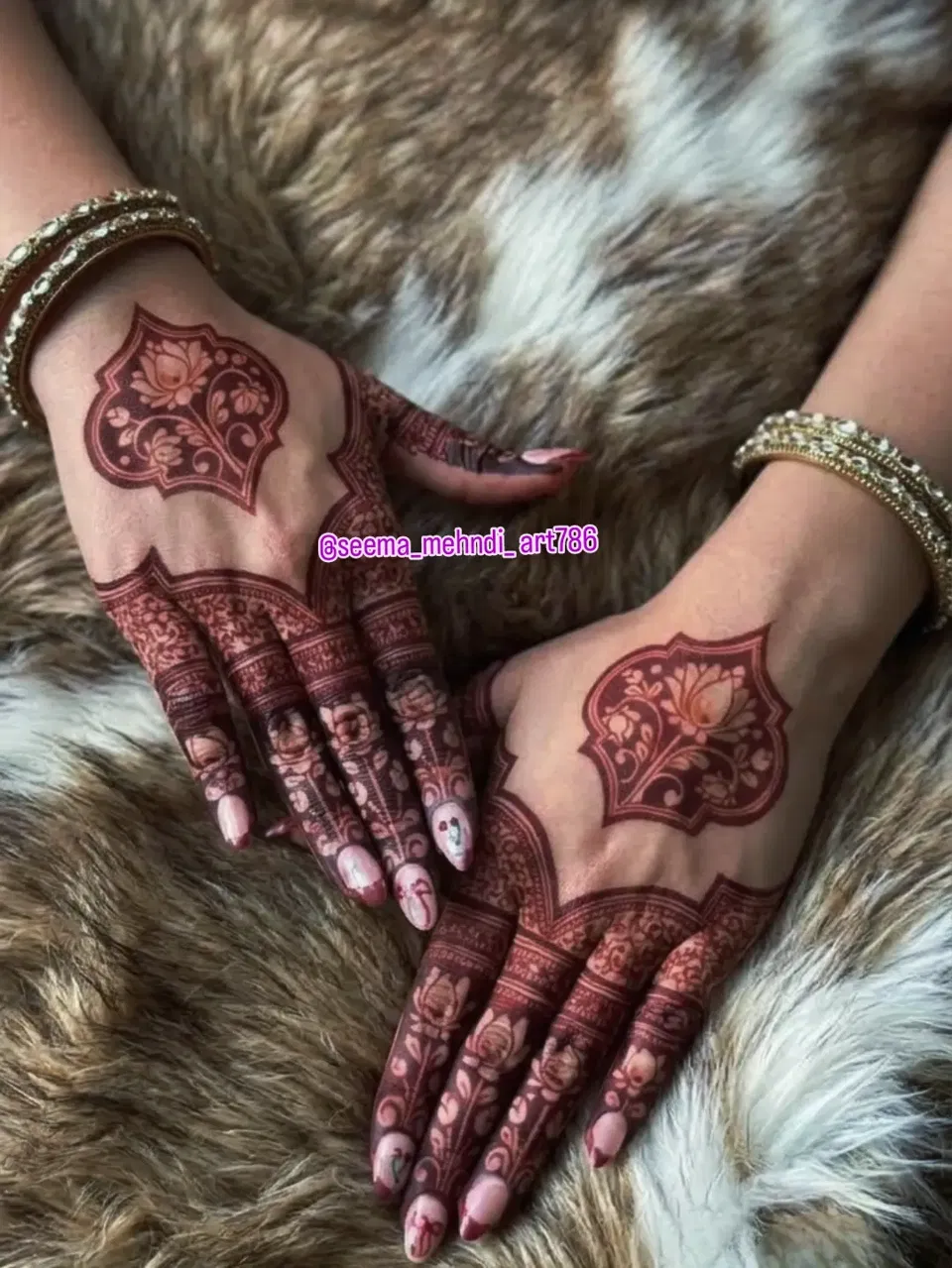 Back Hand Mehndi Design (2)