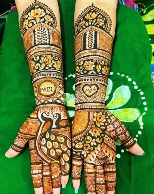 Mehndi Design with Figures and Hearts