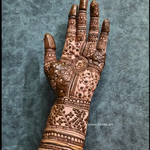 full hand mehndi design
