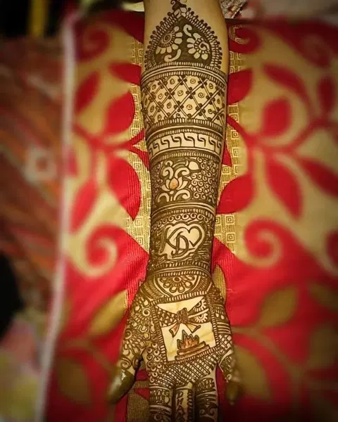 heart full hand mehndi design