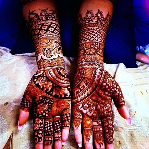 figure foot mehndi design