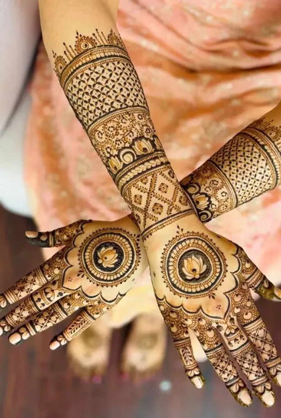 Back Hand Mehndi Design
