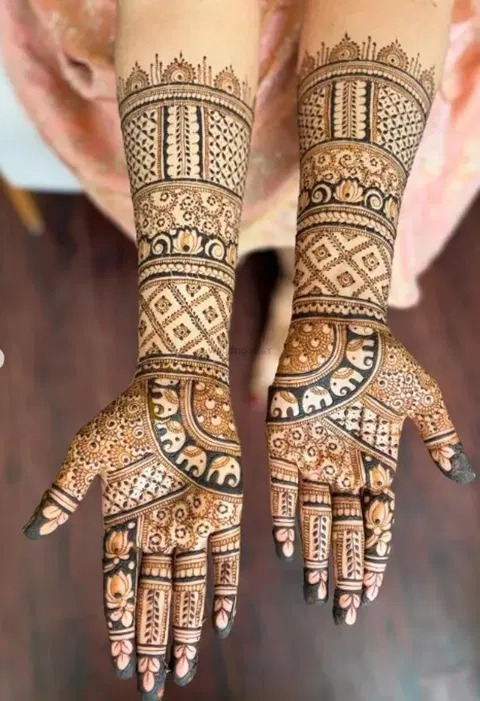 front hand mehndi design