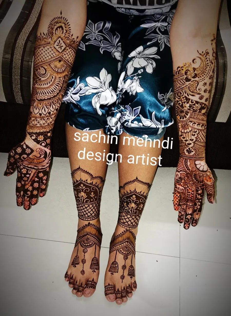 Front Hand Mehndi Design with Figures