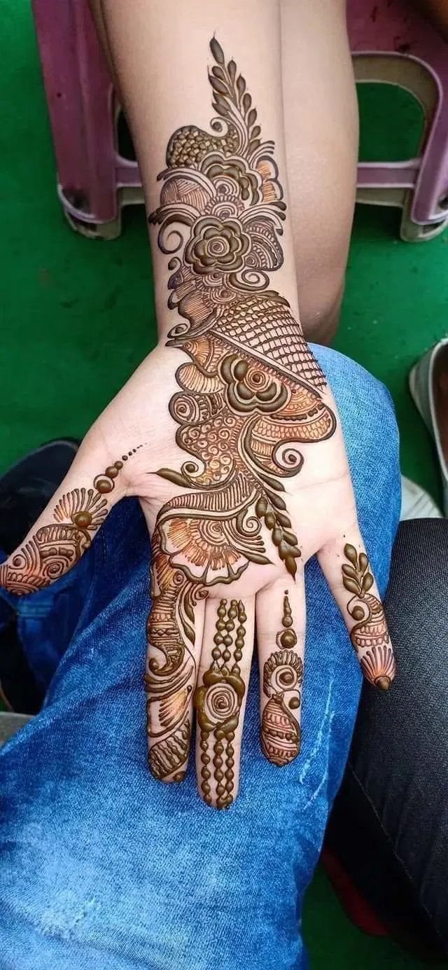 Front Hand Mehndi Design