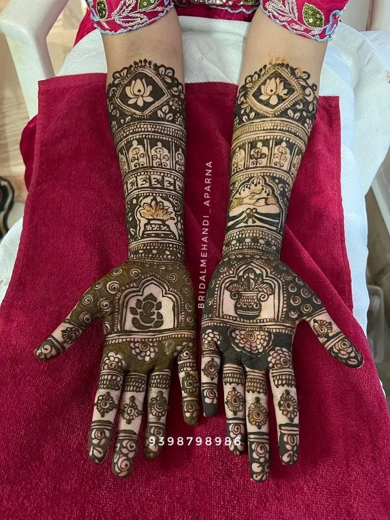 Front Hand Mehndi Design with Figures and Lotus (3)