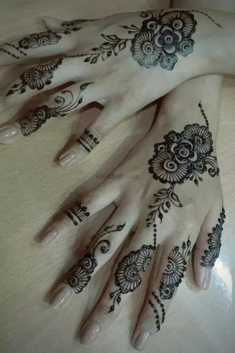 arabic simple back hand mehndi design