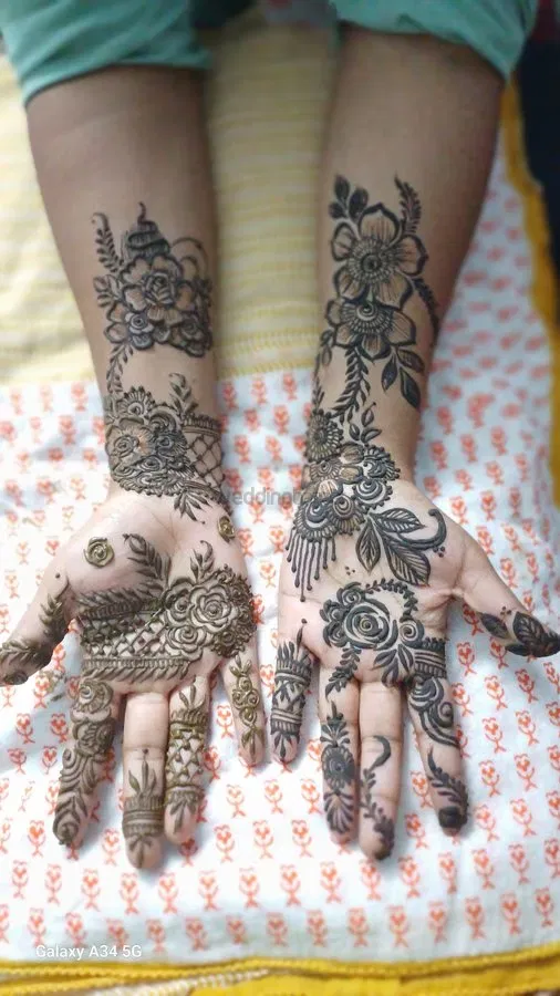 Mehndi Design with Hearts
