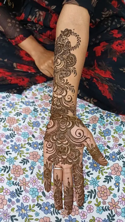 full hand mehndi design