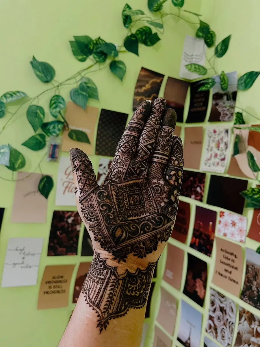 Front Hand Mehndi Design