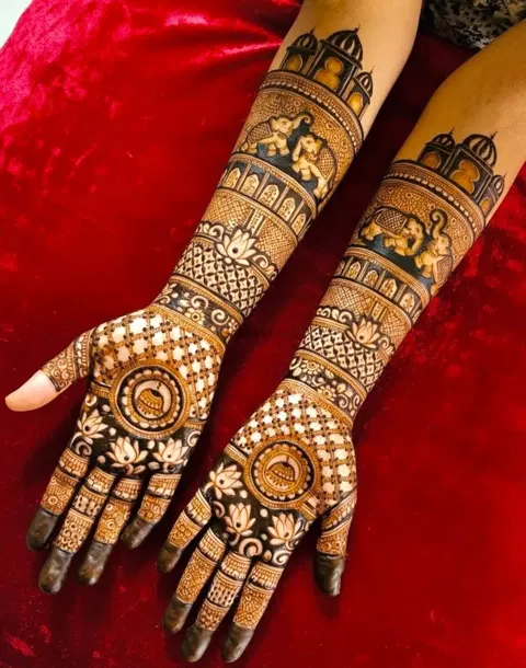 front hand mehndi design