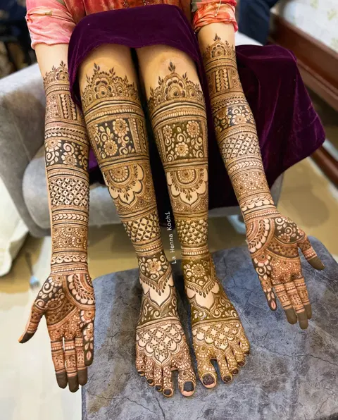 bridal front hand mehndi design