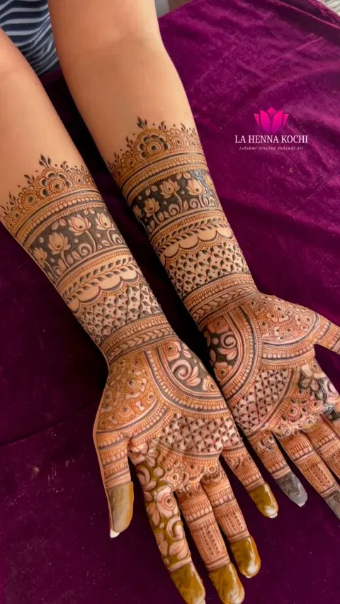 aesthetic bridal front hand mehndi design