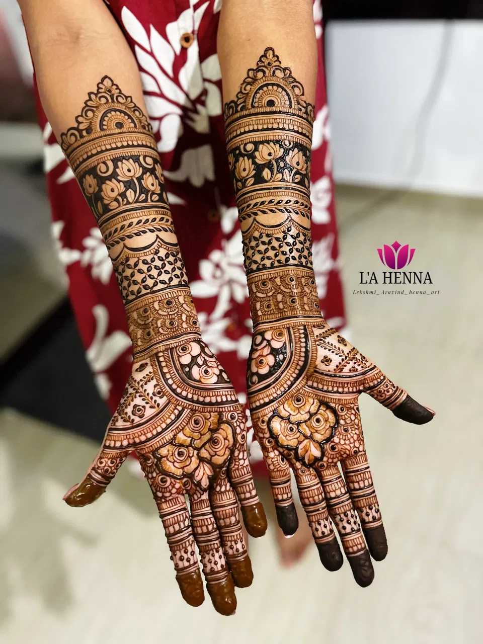 Full Hand Mehndi Design (2)