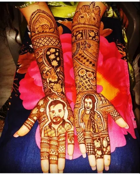 figure back hand mehndi design