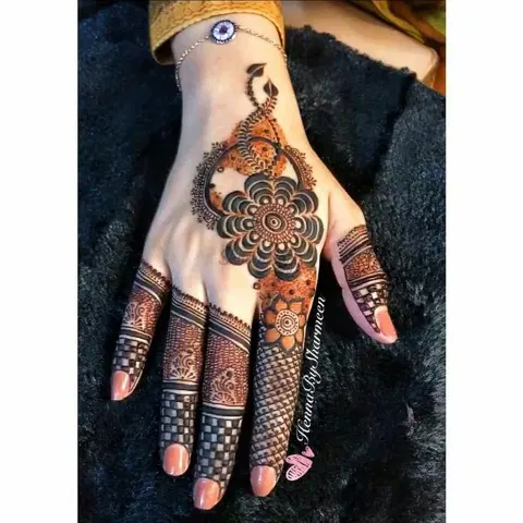 back hand mehndi design