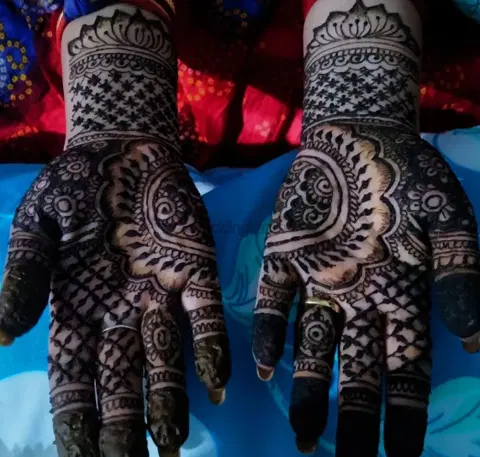 figure mehndi design