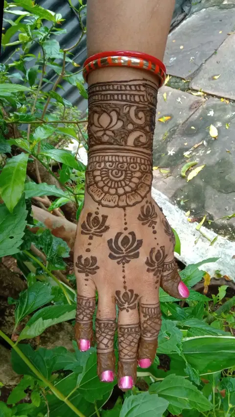 lotus mehndi design