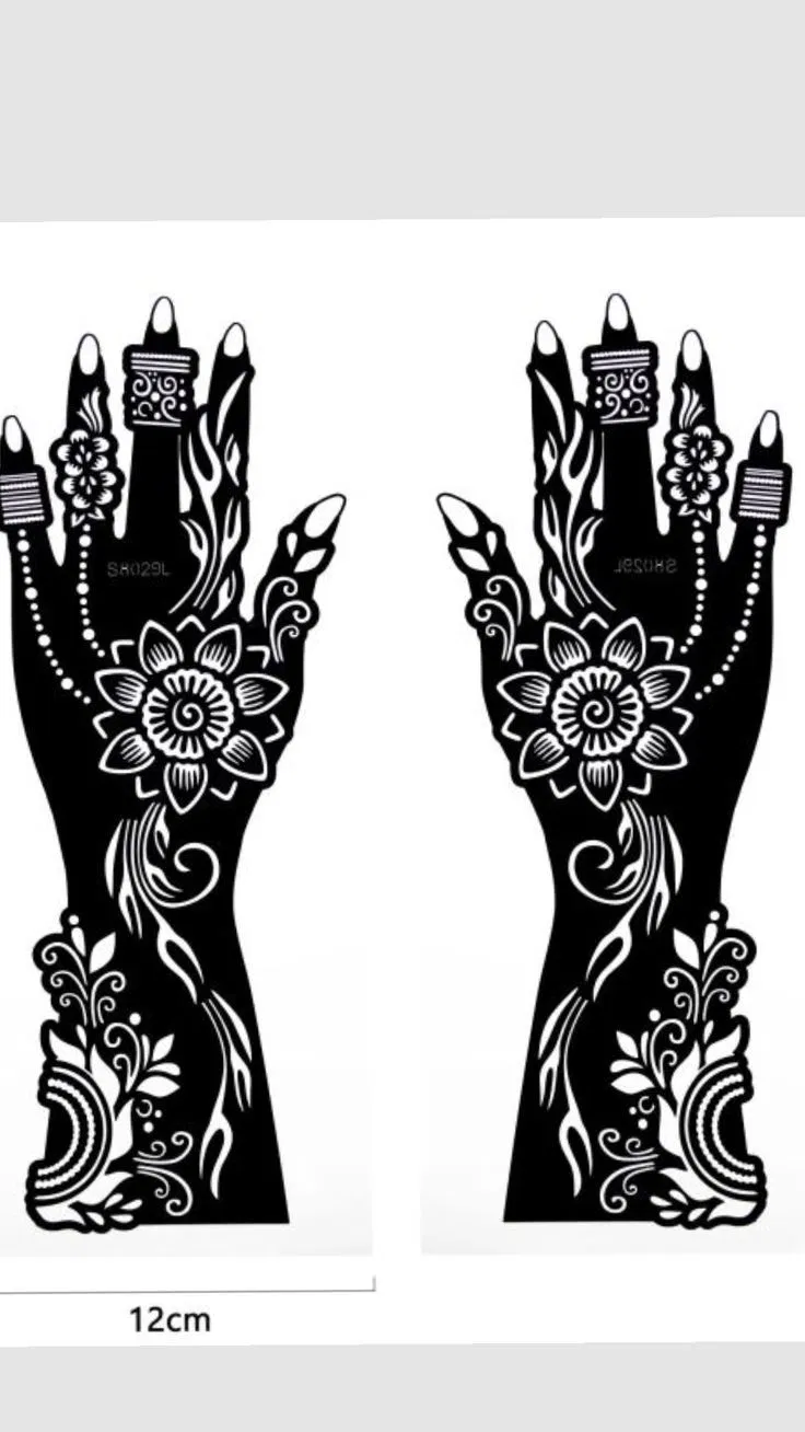 Mehndi Design with Figures and Flowers