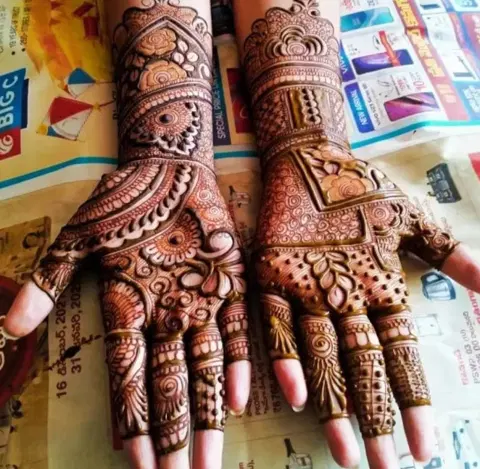 figure mehndi design
