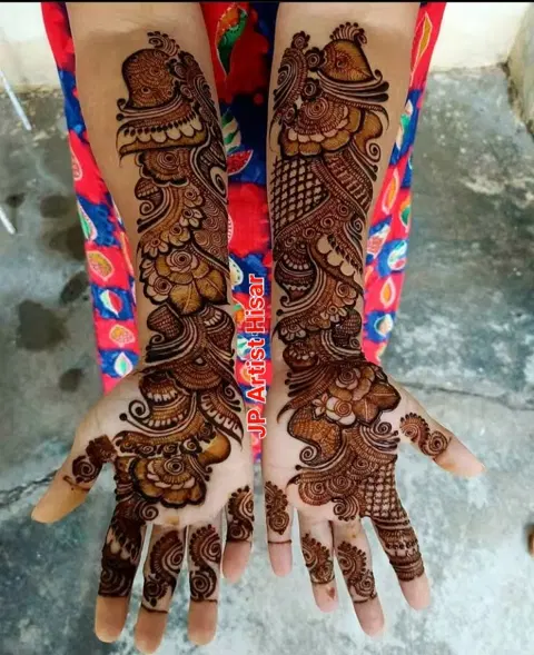 front hand mehndi design