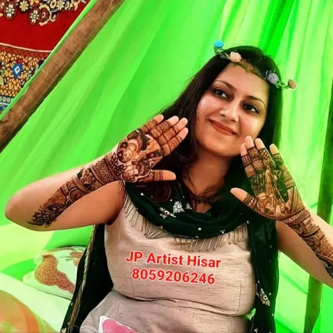 front hand mehndi design