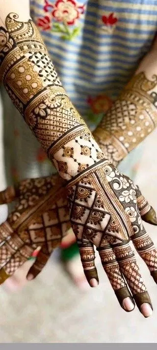 Back Hand Mehndi Design