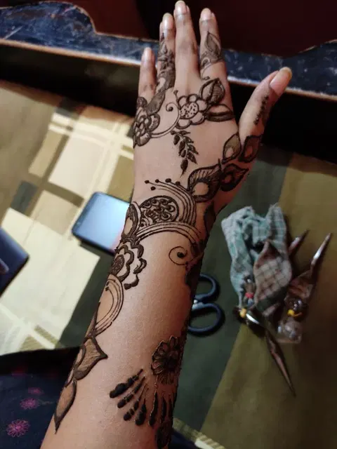 arabic back hand mehndi design