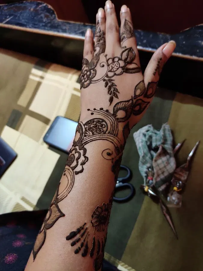 Arabic Back Hand Mehndi Design