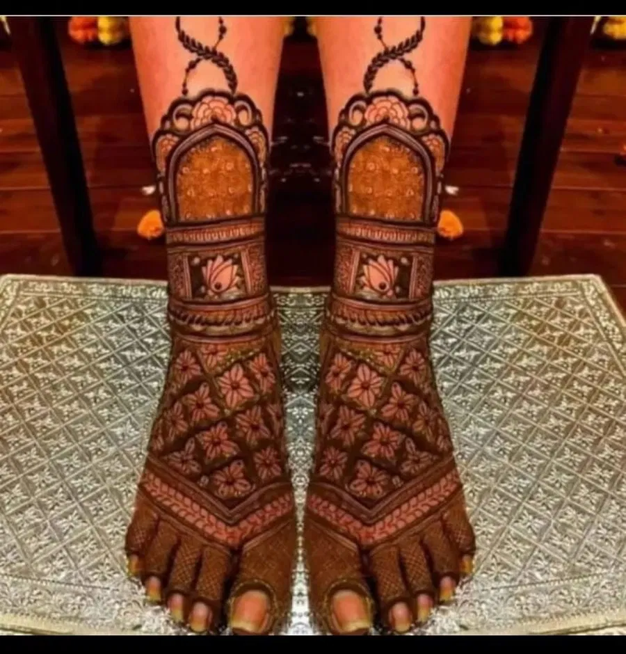 Back Hand Mehndi Design