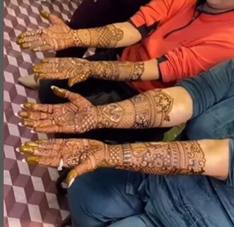 figure mehndi design
