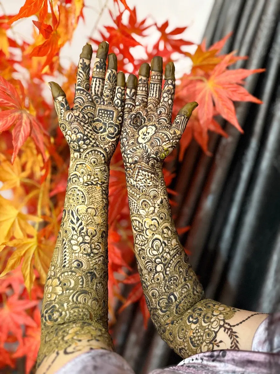 Front Hand Mehndi Design