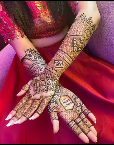 front hand mehndi design