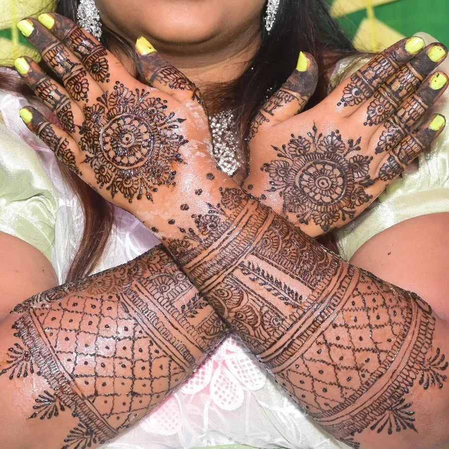 Full Hand Mehndi Design with Figures