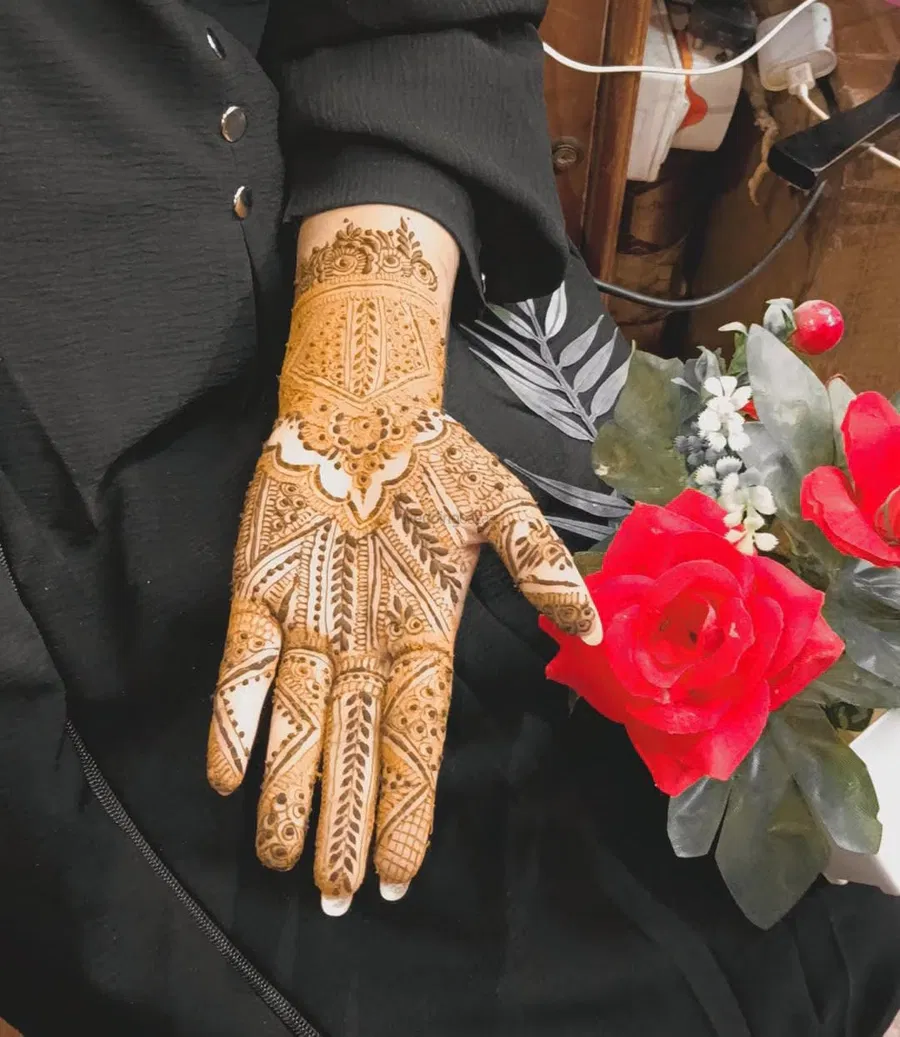 Simple Back Hand Mehndi Design
