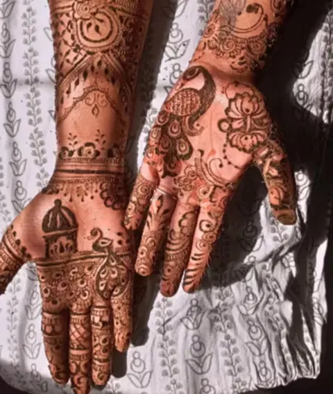 figure mehndi design