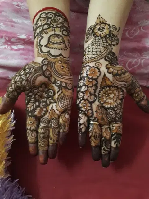 front hand mehndi design