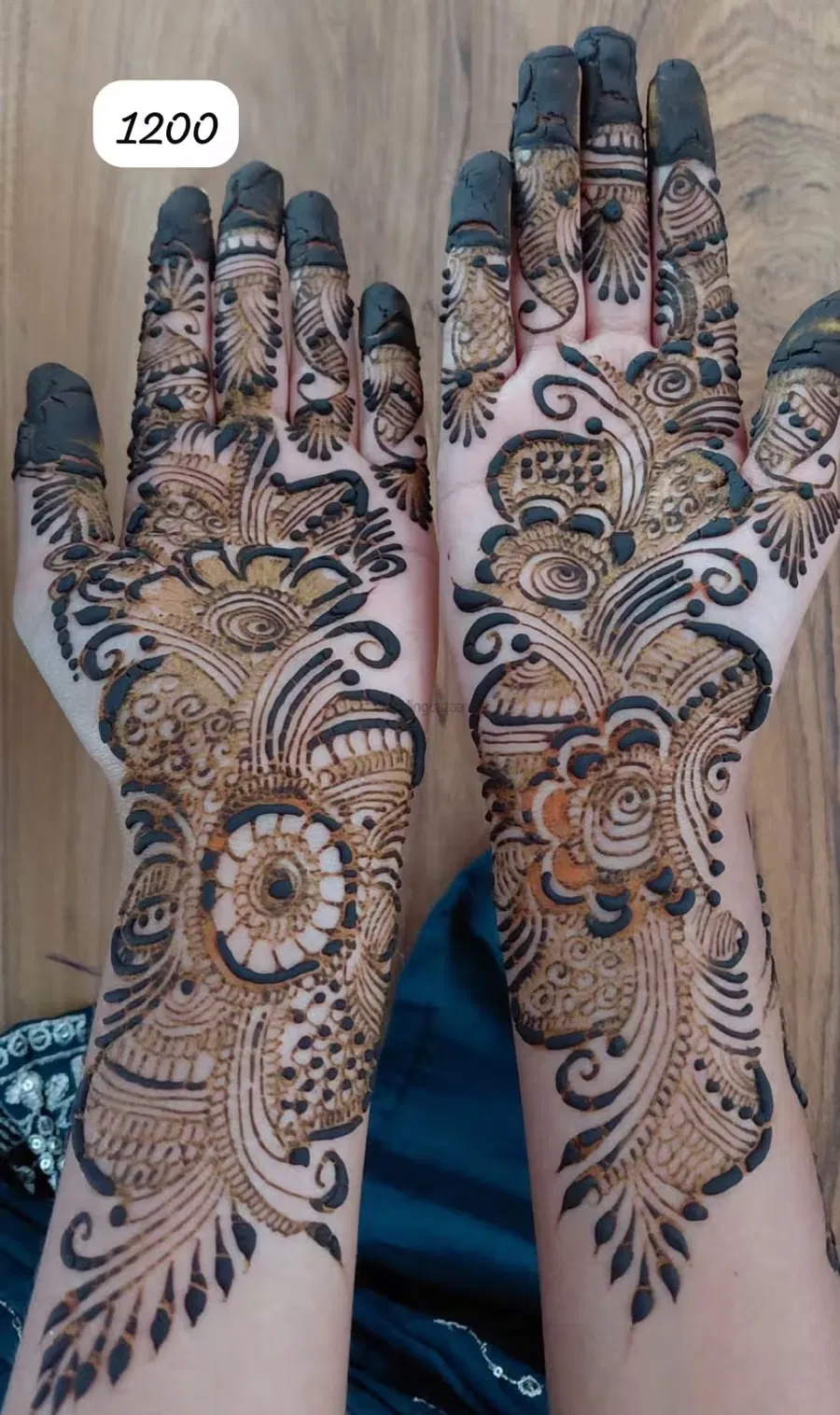 Front Hand Mehndi Design (2)