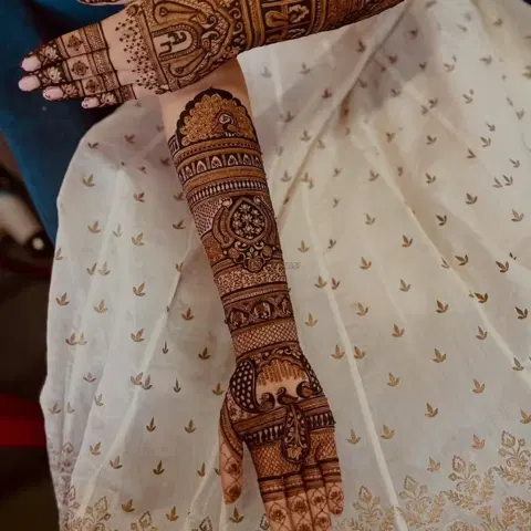 figure full hand mehndi design