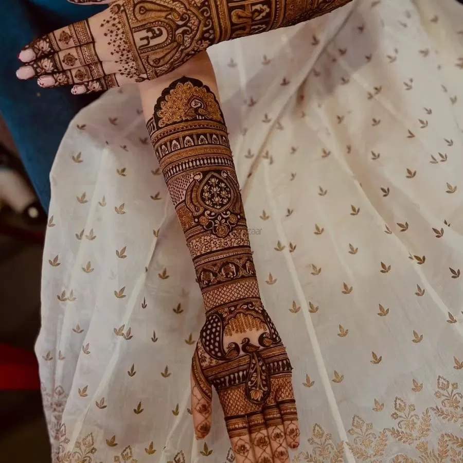 Full Hand Mehndi Design with Figures (2)