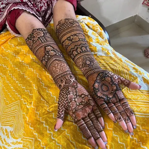 full hand mehndi design
