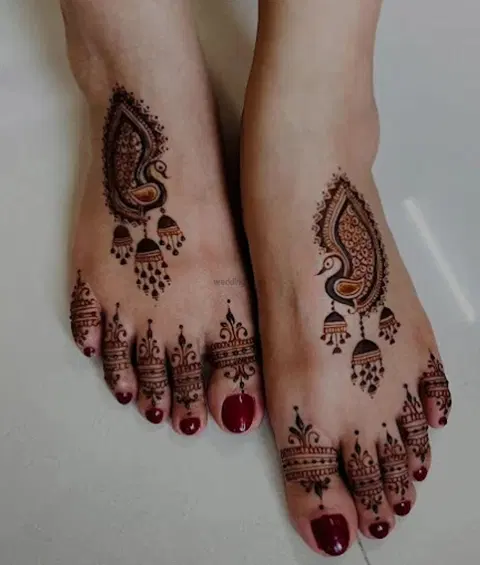 peacock foot mehndi design