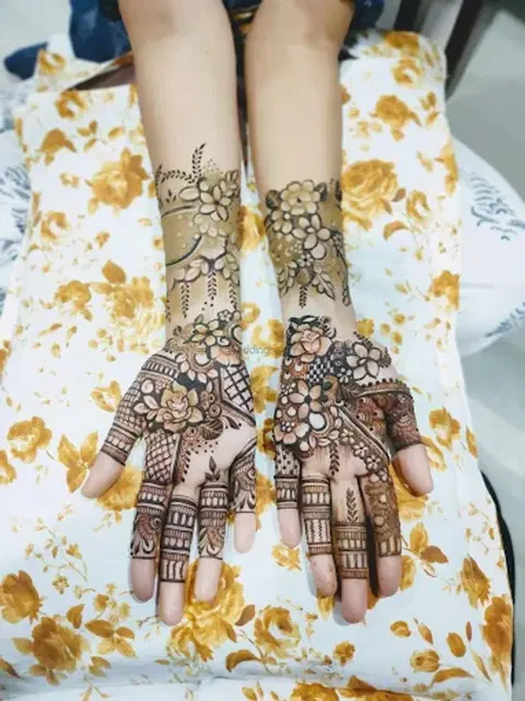 figure mehndi design
