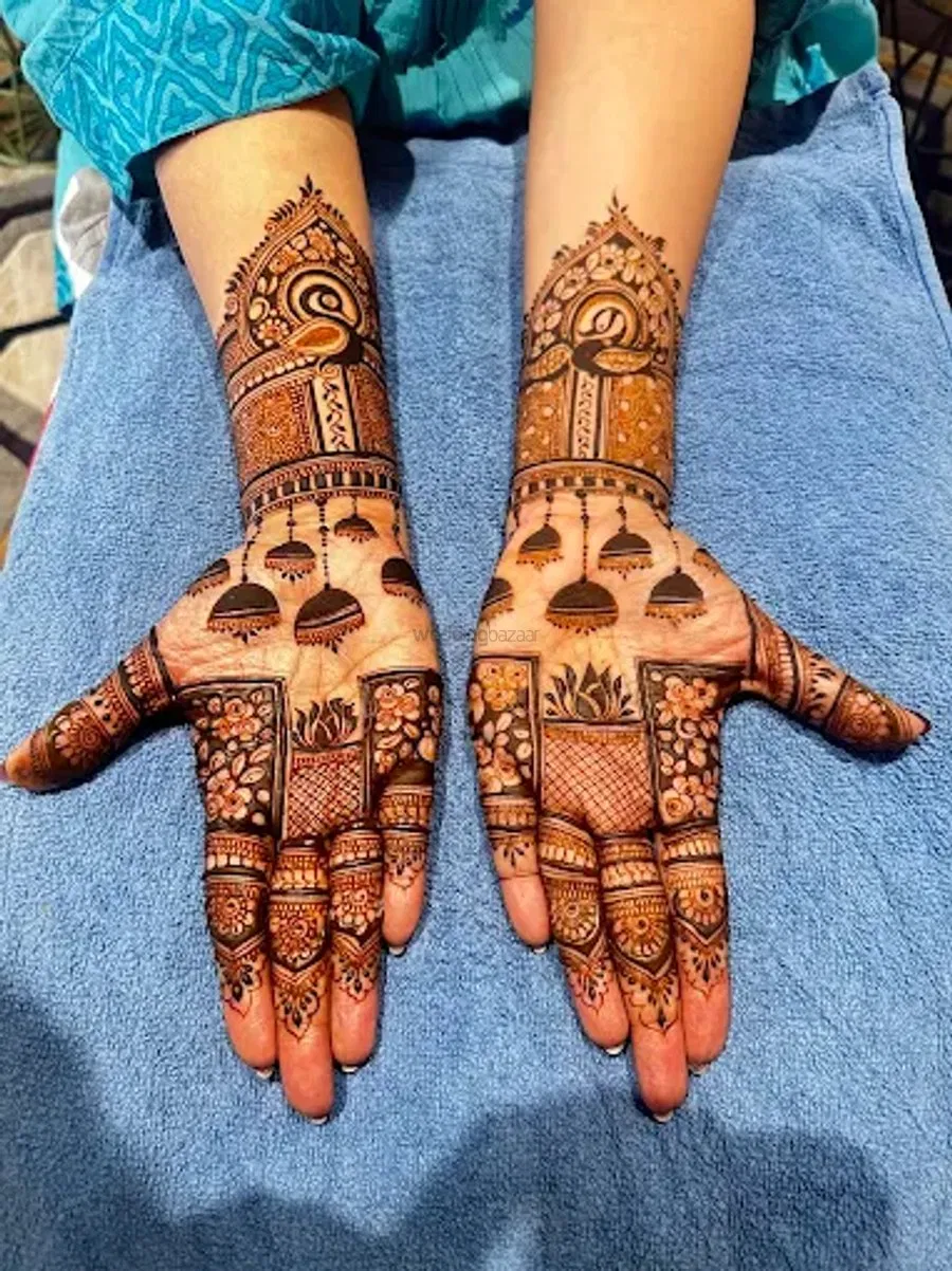 Mehndi Design with Figures (2)