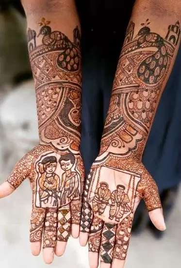 figure front hand mehndi design