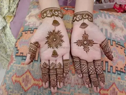 circle front hand mehndi design