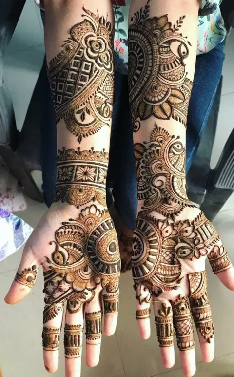 front hand mehndi design