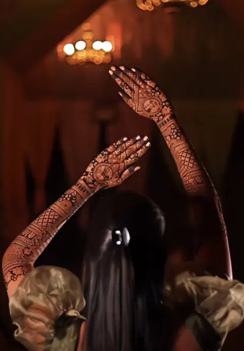 figure full hand mehndi design