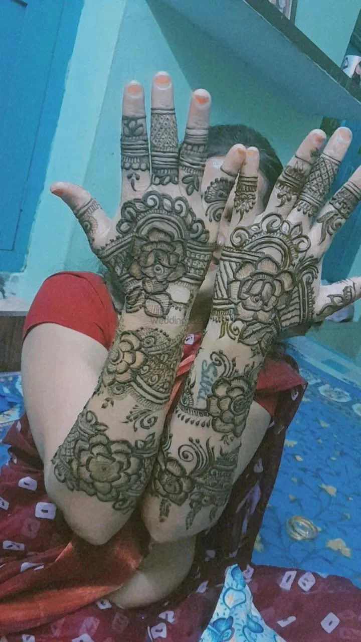 Back Hand Mehndi Design